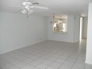 878 Summit Lake Dr in West Palm Beach, FL - Building Photo - Building Photo