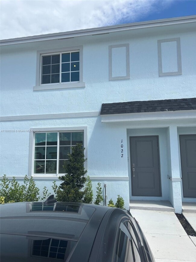 1022 W Davis Pkwy in Florida City, FL - Building Photo - Building Photo