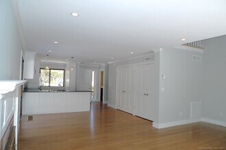 342 Heritage Vlg in Southbury, CT - Building Photo - Building Photo