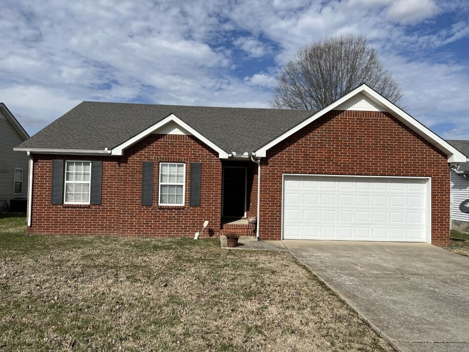 2822 Castlerea Dr in Murfreesboro, TN - Building Photo