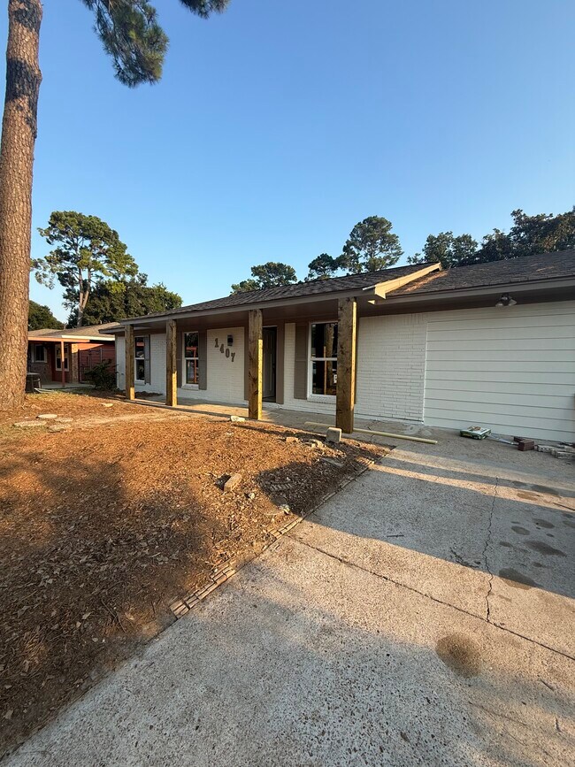 1407 W Donovan St in Houston, TX - Building Photo - Building Photo