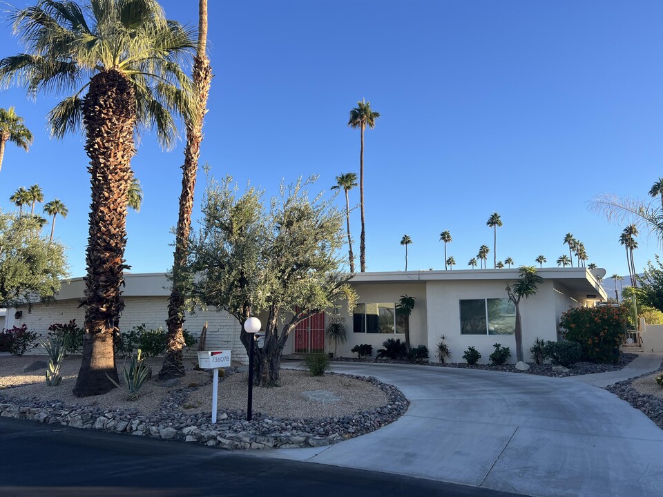 73607 18th Fairway Ln in Palm Desert, CA - Building Photo