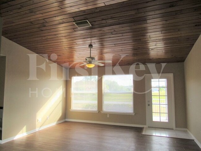3812 11th St W in Lehigh Acres, FL - Building Photo - Building Photo