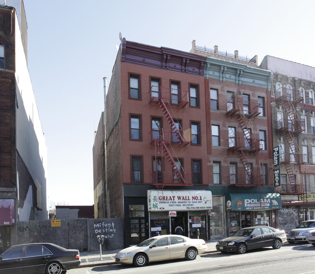 954 Manhattan Ave in Brooklyn, NY - Building Photo - Building Photo