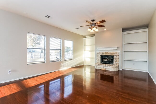 768 Chalk Knoll Rd in Fort Worth, TX - Building Photo - Building Photo