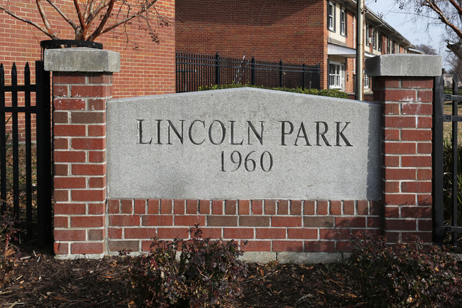 Lincoln Park in Portsmouth, VA - Building Photo - Building Photo