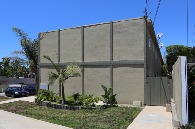 2126 Poplar Rd in Oceanside, CA - Building Photo - Building Photo