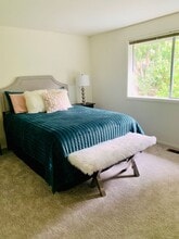 6175 NE 195th Ct in Kenmore, WA - Building Photo - Building Photo