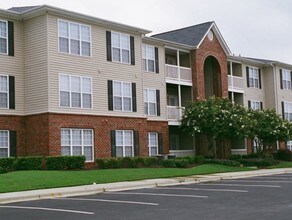 Legacy at Cross Creek in Fayetteville, NC - Foto de edificio - Building Photo