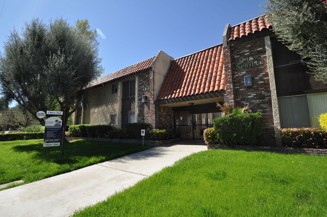 24411 Newhall Ave in Santa Clarita, CA - Building Photo