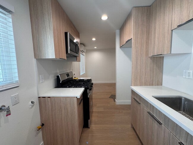 1144 Stanley Ave in Long Beach, CA - Building Photo - Building Photo