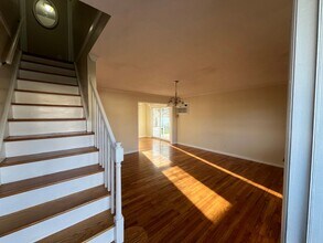 190 W 5th St in Deer Park, NY - Building Photo - Building Photo