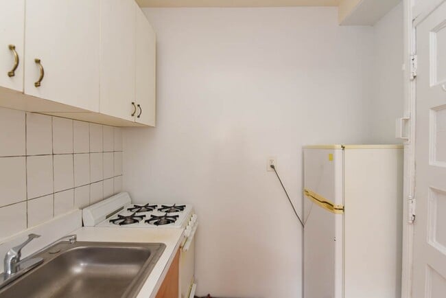 3306 W Schubert Ave in Chicago, IL - Building Photo - Building Photo