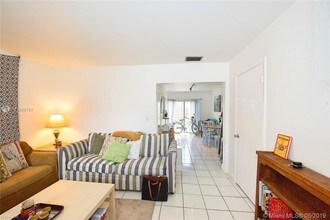 6667 Miller Dr-Unit -Apt 701A in Miami, FL - Building Photo - Building Photo