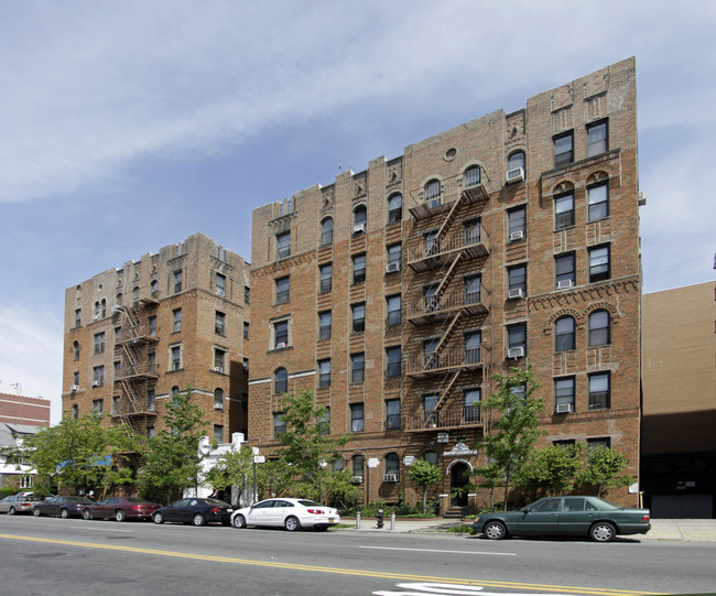 1901 Avenue P in Brooklyn, NY - Foto de edificio - Building Photo