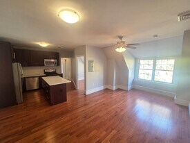 353 N Easton Rd, Unit 304 in Glenside, PA - Building Photo