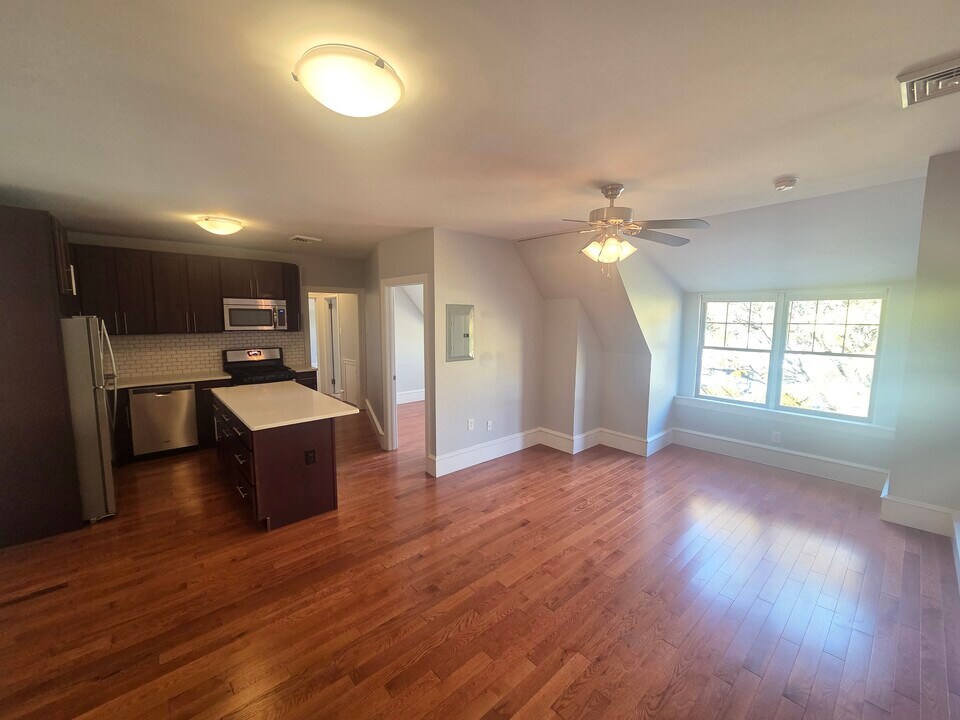 353 N Easton Rd, Unit 304 in Glenside, PA - Building Photo