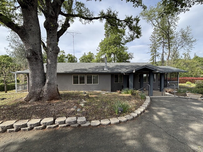property at 4600 View Point Dr