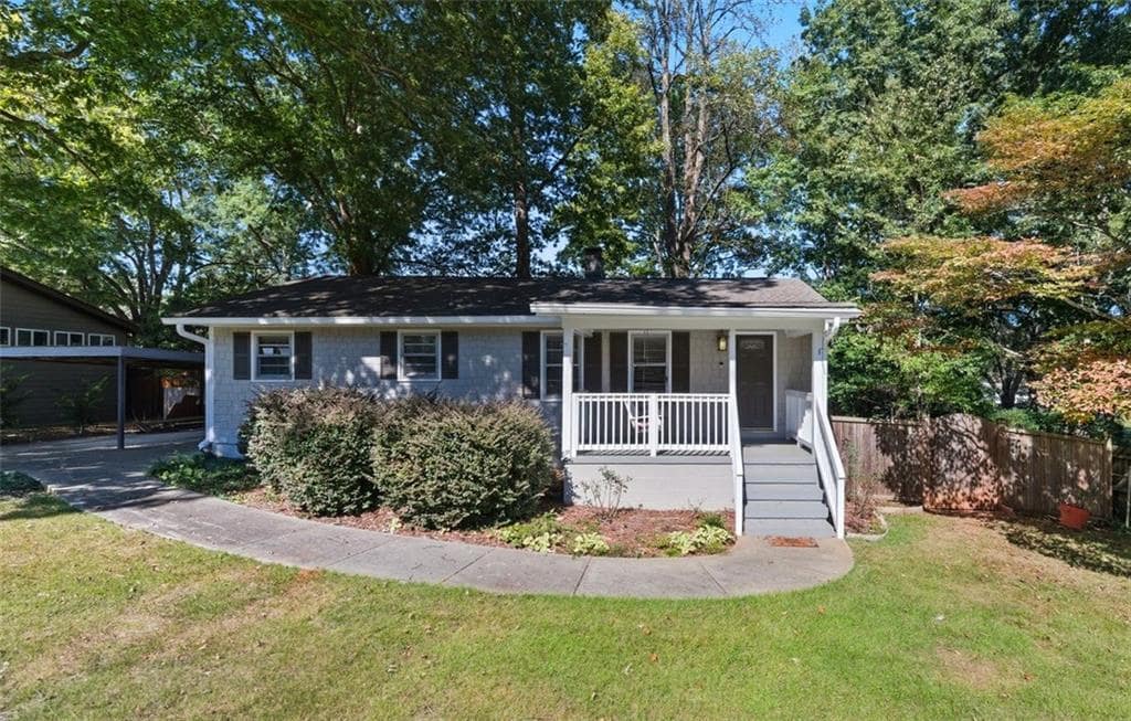 1003 Valley Dr in Smyrna, GA - Building Photo