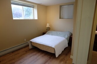 1908 26 Av SW in Calgary, AB - Building Photo - Building Photo