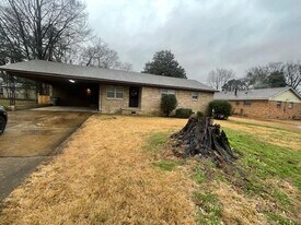3133 Parham St in Memphis, TN - Building Photo