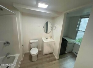 934 Broadway-Unit -1 in Rensselaer, NY - Building Photo - Building Photo