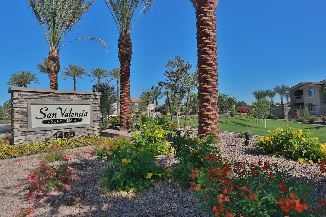 San Valencia in Chandler, AZ - Foto de edificio