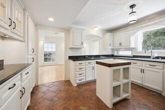 6420 Buffalo Speedway in Houston, TX - Building Photo - Building Photo