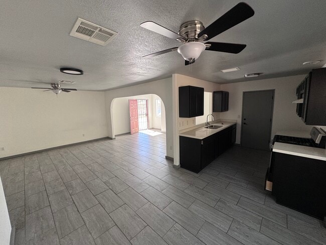 32400 Cielo Vista Rd, Unit Unit A - Remodeled Duplex in Cathedral City, CA - Building Photo - Building Photo