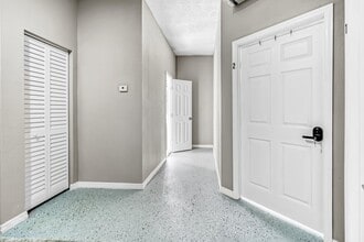 5260 Ramona Blvd in Jacksonville, FL - Building Photo - Building Photo