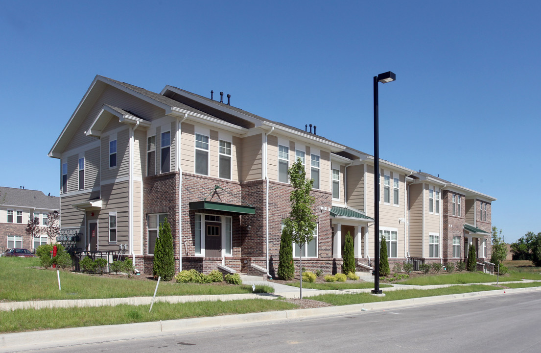 East Village at Avondale Meadows Apartments in Indianapolis, IN - Foto de edificio