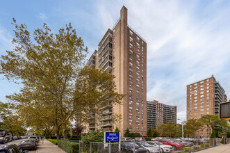 Contello Towers III in Brooklyn, NY - Building Photo - Building Photo