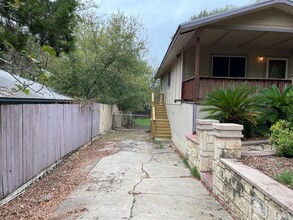 1108 Delano St in Austin, TX - Building Photo - Building Photo