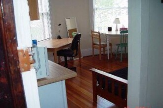 30 Lawn St, Unit 2 in Boston, MA - Building Photo - Building Photo