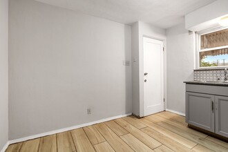 4036 Dunnica Ave, Unit C in St. Louis, MO - Building Photo - Building Photo