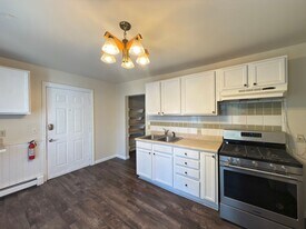 2121 13th Ave S in Minneapolis, MN - Building Photo