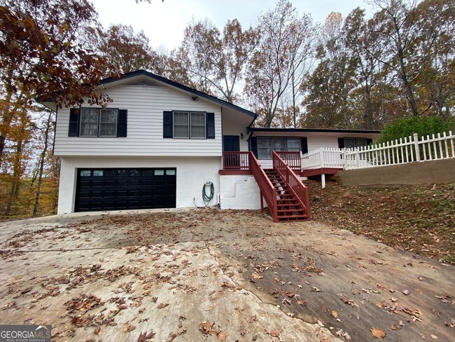 property at 4610 Cresant Ln