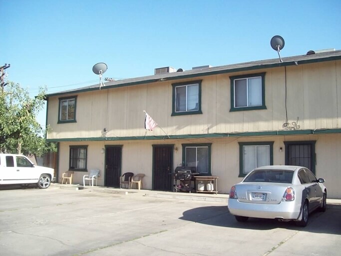 612 8th St in Bakersfield, CA - Foto de edificio