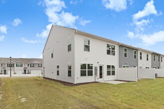 156 Seymour Vlg Dr in Goldsboro, NC - Building Photo - Building Photo