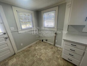 907 W Cooksey Dr in Thomasville, NC - Foto de edificio - Building Photo
