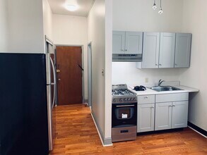 157 N 21st St, Unit 2R in Philadelphia, PA - Building Photo - Building Photo
