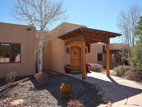 4 Bishops Dome Rd in Santa Fe, NM - Building Photo - Building Photo