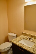 3018 Meadow Rain St in San Antonio, TX - Foto de edificio - Building Photo