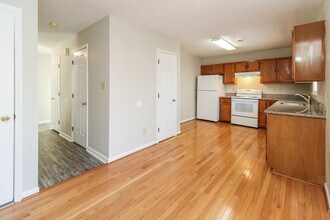 801 Fox Run Dr in Lewisville, NC - Building Photo - Building Photo