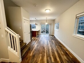 1069-1071 Big Fir Pl S in Salem, OR - Foto de edificio - Building Photo