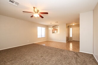 8818 W Salter Dr in Peoria, AZ - Foto de edificio - Building Photo