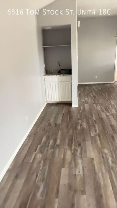 6516 Tom Stock St in Fort Worth, TX - Building Photo