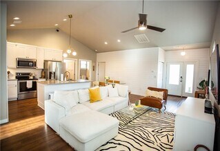 200 Rose Dr in Dripping Springs, TX - Building Photo - Building Photo