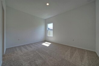 14212 Lyndora Ln in Pflugerville, TX - Building Photo - Building Photo