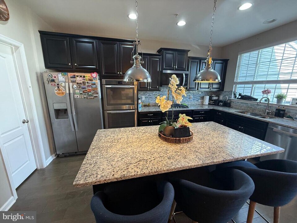 8462 Hedwig Ln in Frederick, MD - Building Photo